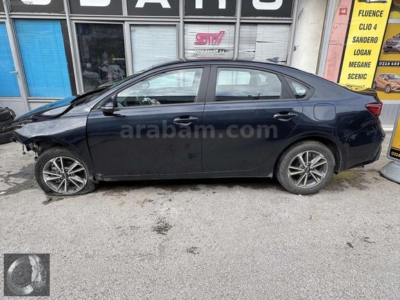KİA CERATO 1.6 BENZİNLİ KOMPLE MOTOR G4FG 40.784KM'DE HURDA ARAÇ