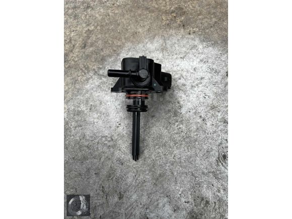 AVENSİS - VERSO 1.6 DİZEL MAZOT POMPA SENSÖRÜ 70576142