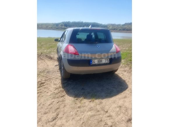 Sahibinden Renault Megane 1.4 Authentique 2006 Model  263.000 km Gri