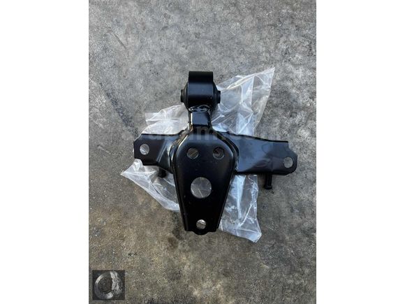TOYOTA STARLET ARKA MOTOR TAKOZU