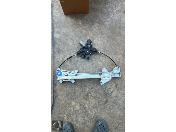 2019-2025 COROLLA SAĞ ÖN CAM KRİKOSU