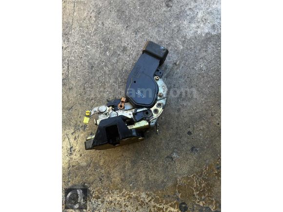 COROLLA SAĞ ARKA KAPI KİLİDİ 1999-2002