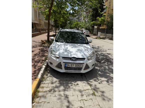 Sahibinden Ford Focus 1.6 TDCi Trend X 2013 Model  221.000 km Beyaz