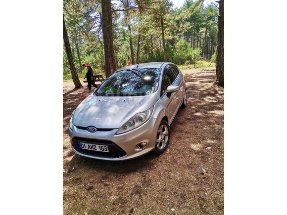 Sahibinden Ford Fiesta 1.4 Titanium 2010 Model  277.000 km Gri (titanyum)