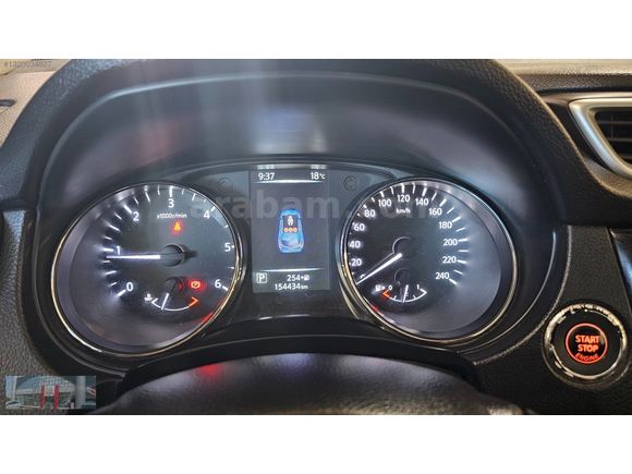 TOYOTA PLAZA TOKULLAR'DAN 2015 NİSSAN QASHQAİ 1.6DCİ SKYPACK