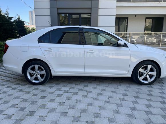 YAĞMUR FAR SENSÖRLÜ HIZ SABİTLEMELİ START STOPLU BAKIMLI