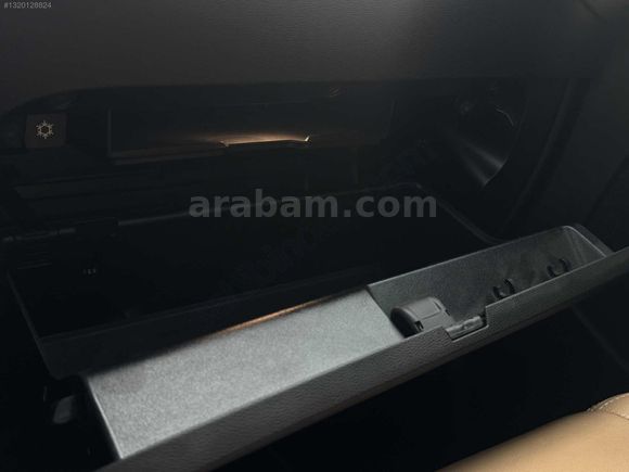 LOCA GARAGE HATASIZ 2019 VOLVO XC40 1.5 T3 CAM TAVAN