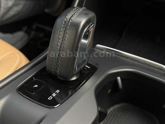 LOCA GARAGE HATASIZ 2019 VOLVO XC40 1.5 T3 CAM TAVAN