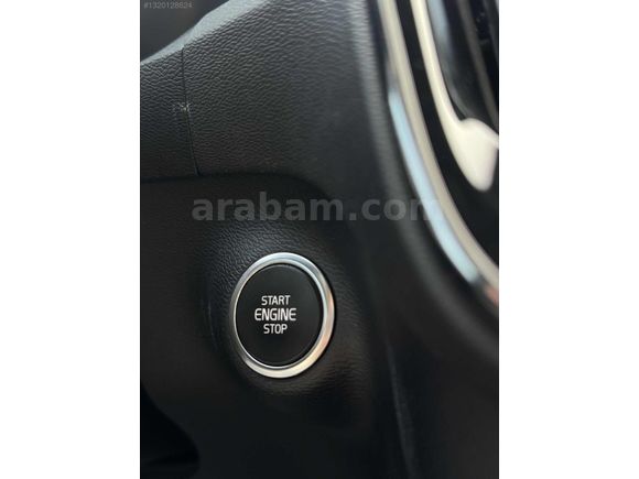 LOCA GARAGE HATASIZ 2019 VOLVO XC40 1.5 T3 CAM TAVAN