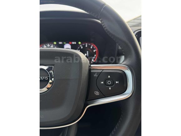 LOCA GARAGE HATASIZ 2019 VOLVO XC40 1.5 T3 CAM TAVAN