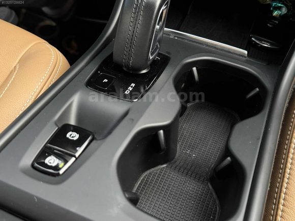 LOCA GARAGE HATASIZ 2019 VOLVO XC40 1.5 T3 CAM TAVAN