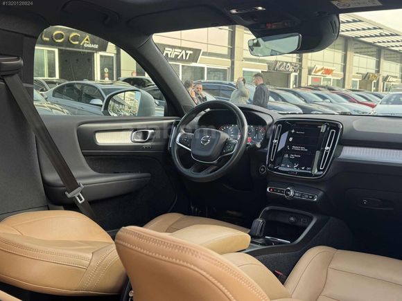 LOCA GARAGE HATASIZ 2019 VOLVO XC40 1.5 T3 CAM TAVAN