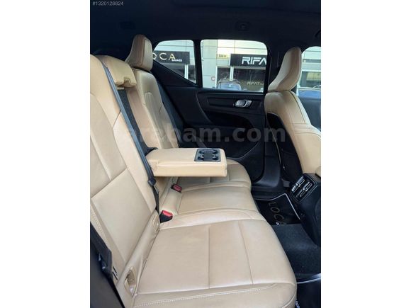 LOCA GARAGE HATASIZ 2019 VOLVO XC40 1.5 T3 CAM TAVAN