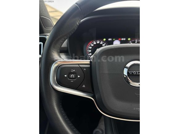 LOCA GARAGE HATASIZ 2019 VOLVO XC40 1.5 T3 CAM TAVAN
