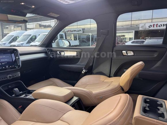 LOCA GARAGE HATASIZ 2019 VOLVO XC40 1.5 T3 CAM TAVAN