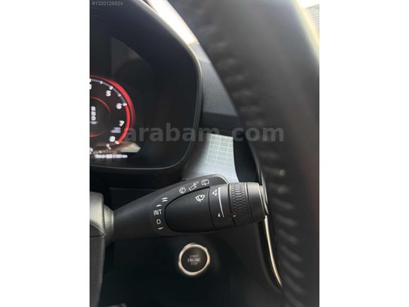 LOCA GARAGE HATASIZ 2019 VOLVO XC40 1.5 T3 CAM TAVAN