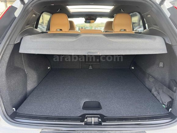 LOCA GARAGE HATASIZ 2019 VOLVO XC40 1.5 T3 CAM TAVAN