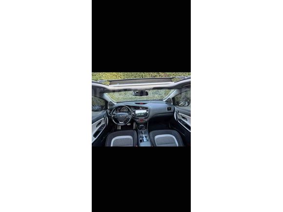 Sahibinden Kia Ceed 1.6 CRDi Premium 2015 Model 