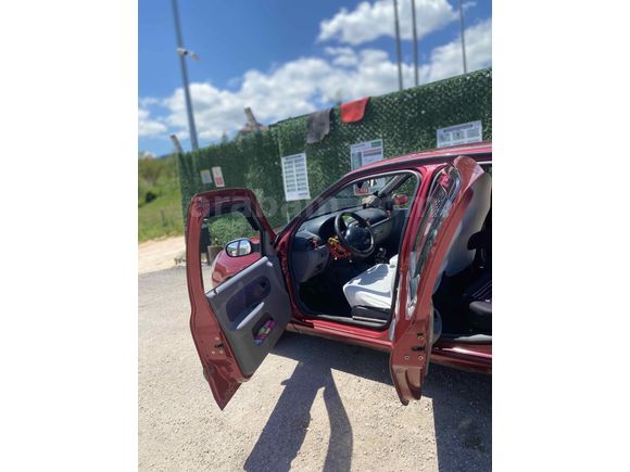 Sahibinden Renault Clio 1.4 RNA 2001 Model 