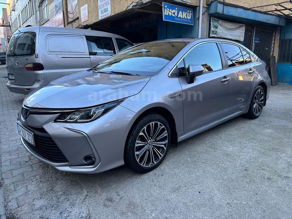 Sahibinden Toyota Corolla 1.8 Hybrid Flame X-Pack 2022 Model 