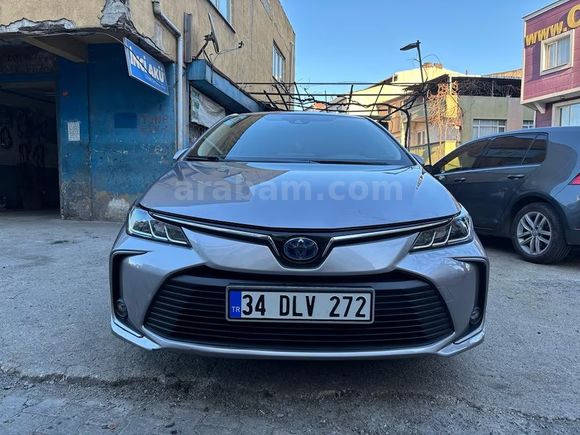 Sahibinden Toyota Corolla 1.8 Hybrid Flame X-Pack 2022 Model 