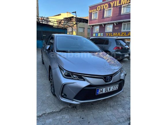Sahibinden Toyota Corolla 1.8 Hybrid Flame X-Pack 2022 Model 