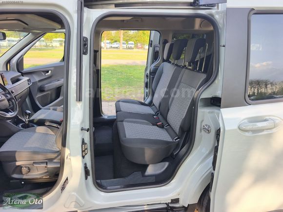 HATASIZ 2024 MODEL FORD TOURNEO COURİER 1.5 DİZEL TİTANYUM 100 B