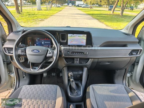 HATASIZ 2024 MODEL FORD TOURNEO COURİER 1.5 DİZEL TİTANYUM 100 B