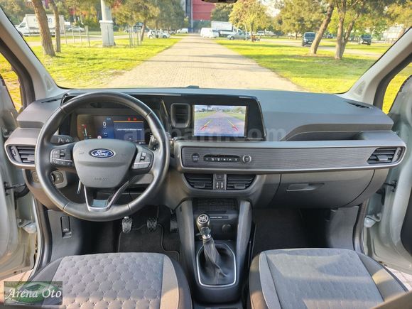 HATASIZ 2024 MODEL FORD TOURNEO COURİER 1.5 DİZEL TİTANYUM 100 B