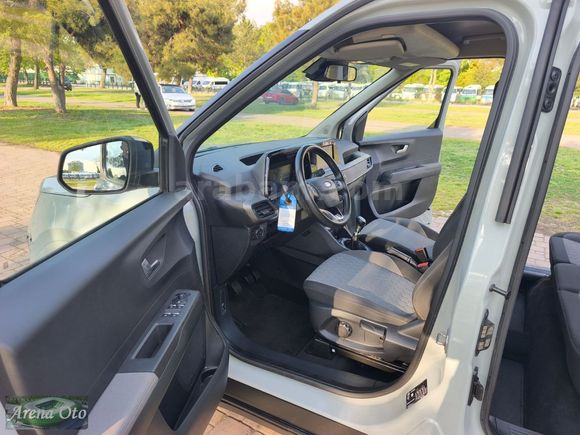 HATASIZ 2024 MODEL FORD TOURNEO COURİER 1.5 DİZEL TİTANYUM 100 B