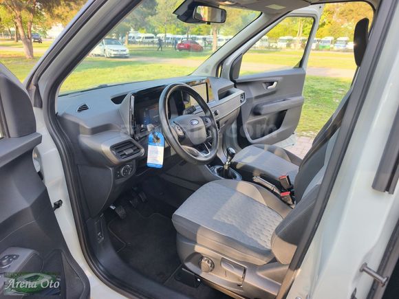 HATASIZ 2024 MODEL FORD TOURNEO COURİER 1.5 DİZEL TİTANYUM 100 B