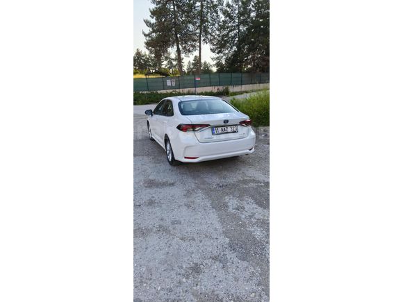 Sahibinden Toyota Corolla 1.8 Hybrid Dream 2021 Model  75.000 km Beyaz