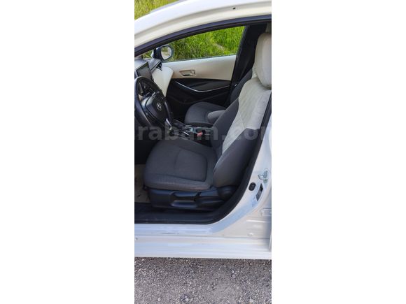Sahibinden Toyota Corolla 1.8 Hybrid Dream 2021 Model  75.000 km Beyaz