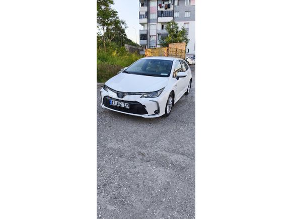 Sahibinden Toyota Corolla 1.8 Hybrid Dream 2021 Model  75.000 km Beyaz