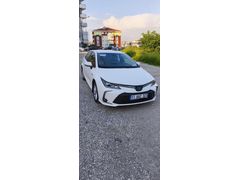 Sahibinden Toyota Corolla 1.8 Hybrid Dream 2021 Model  75.000 km Beyaz