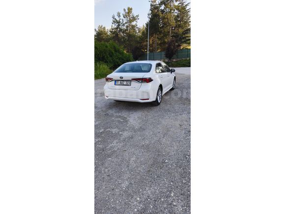 Sahibinden Toyota Corolla 1.8 Hybrid Dream 2021 Model  75.000 km Beyaz