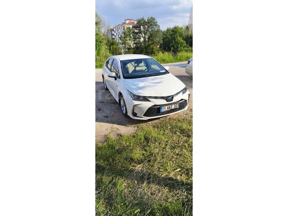 Sahibinden Toyota Corolla 1.8 Hybrid Dream 2021 Model  75.000 km Beyaz