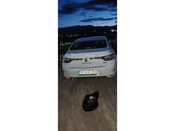 Sahibinden Renault Megane 1.5 dCi Touch 2017 Model  210.000 km Beyaz