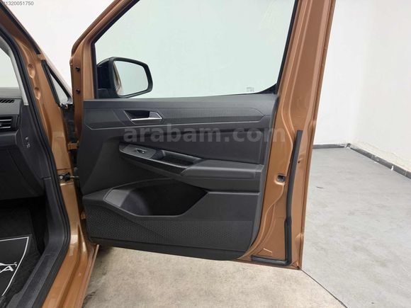DEĞİŞENSİZ OTOMATİK 2.0 TDİ STYLE CAM TAVAN CADDY