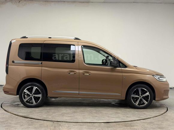 DEĞİŞENSİZ OTOMATİK 2.0 TDİ STYLE CAM TAVAN CADDY