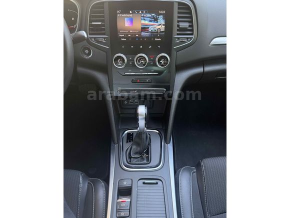 Sahibinden Renault Megane 1.3 TCe Icon 2023 Model 