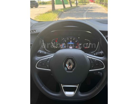 Sahibinden Renault Megane 1.3 TCe Icon 2023 Model 