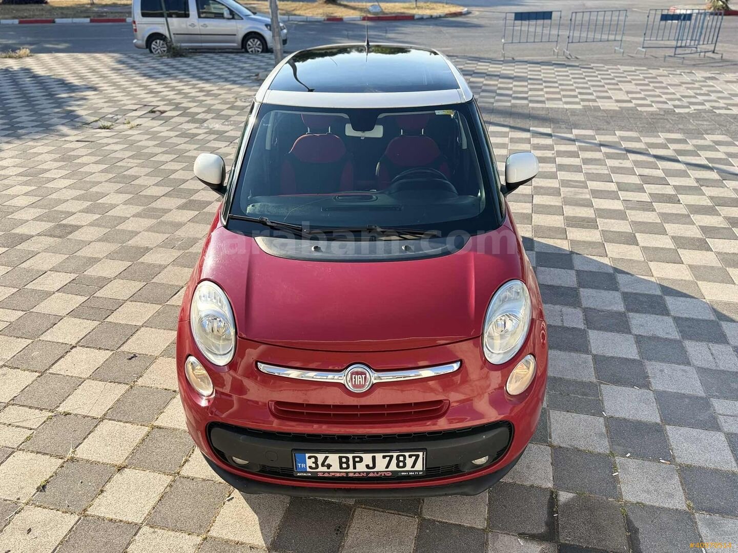 Galeriden Fiat 500 Ailesi 500L 1.3 Mjet Panoramic Edition 2013 Model Antalya 235.000 km Kırmızı 4