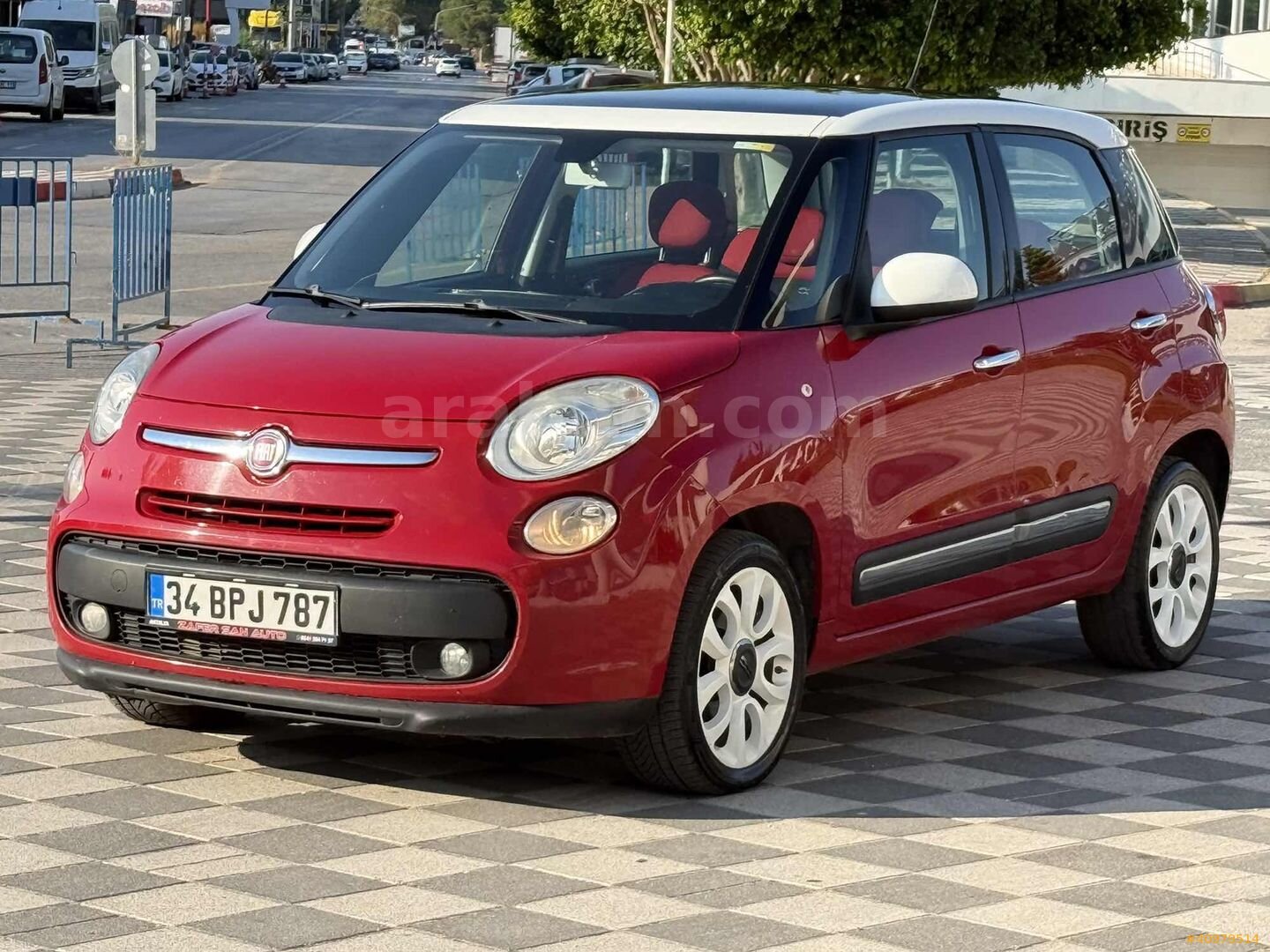 Galeriden Fiat 500 Ailesi 500L 1.3 Mjet Panoramic Edition 2013 Model Antalya 235.000 km Kırmızı 2