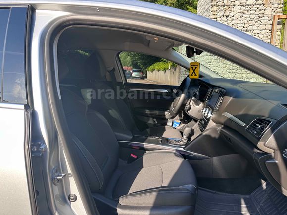 Sahibinden Renault Megane 1.3 TCe Icon 2025 Model 