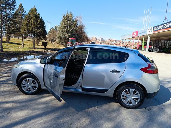 Sahibinden Renault Megane 1.5 dCi Expression 2011 Model