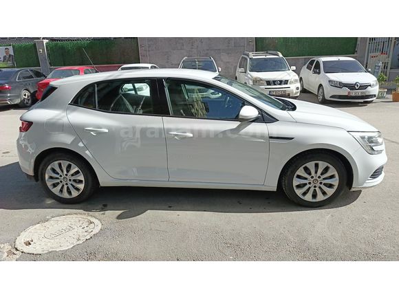 Sahibinden Renault Megane 1.5 dCi Joy 2017 Model Adana 109000 km Beyaz