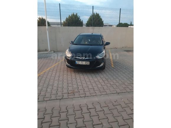 Sahibinden Hyundai Accent Blue 1.4 CVVT Prime 2012 Model  164.500 km Siyah