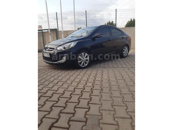 Sahibinden Hyundai Accent Blue 1.4 CVVT Prime 2012 Model  164.500 km Siyah