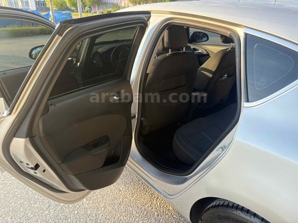 İLK SAHİBİNDEN ASTRA J SPORT 1.6 CDTI 136 HP AĞIR HASARSIZ